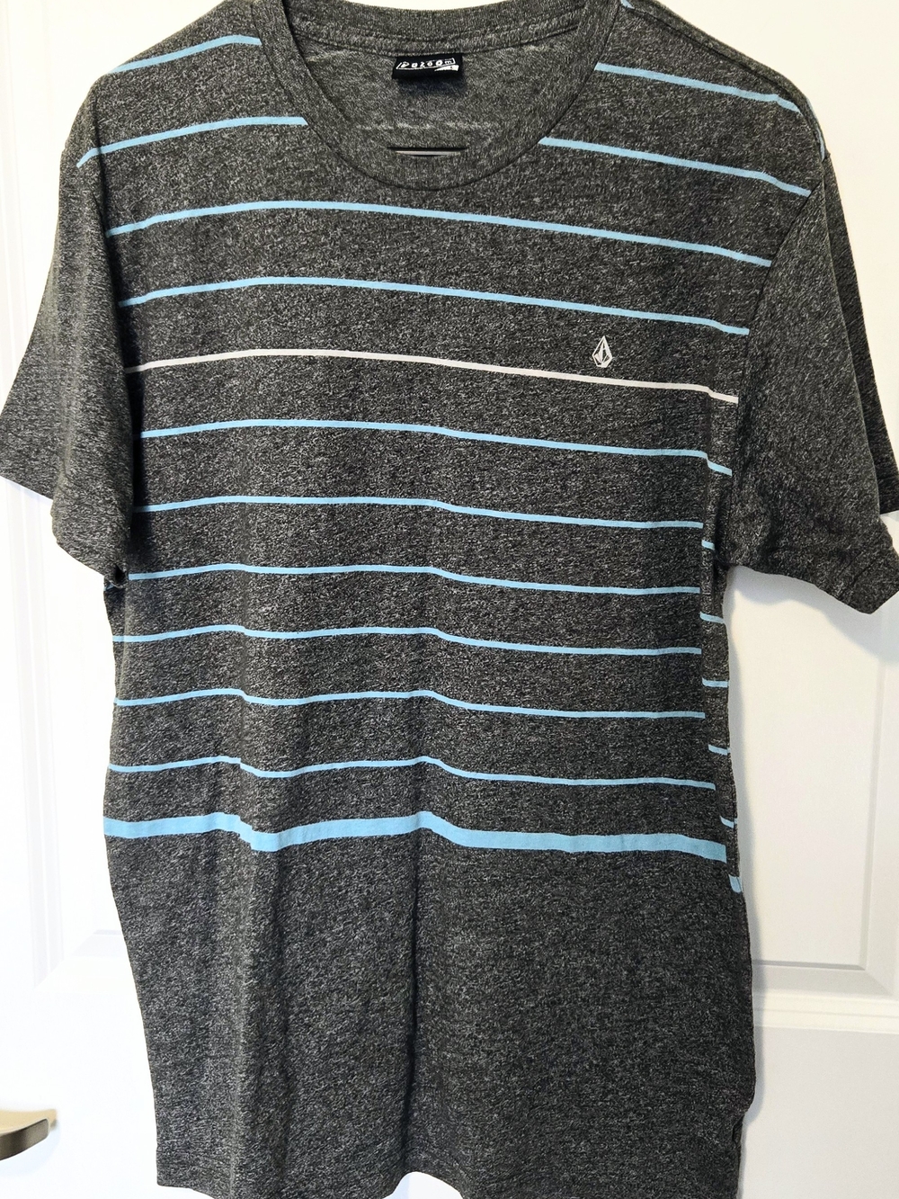 Volcom Men's Charcoal Heather Striped Crew Tee with Light Blue Large Xlnt.cond.